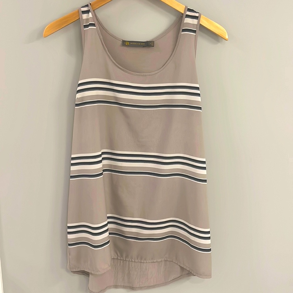 The Limited Outback Red gray tank medium, hi-low hem